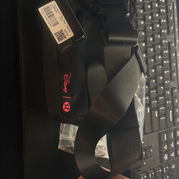 Lululemon Mickey Mouse bag - Picture 10 of 10